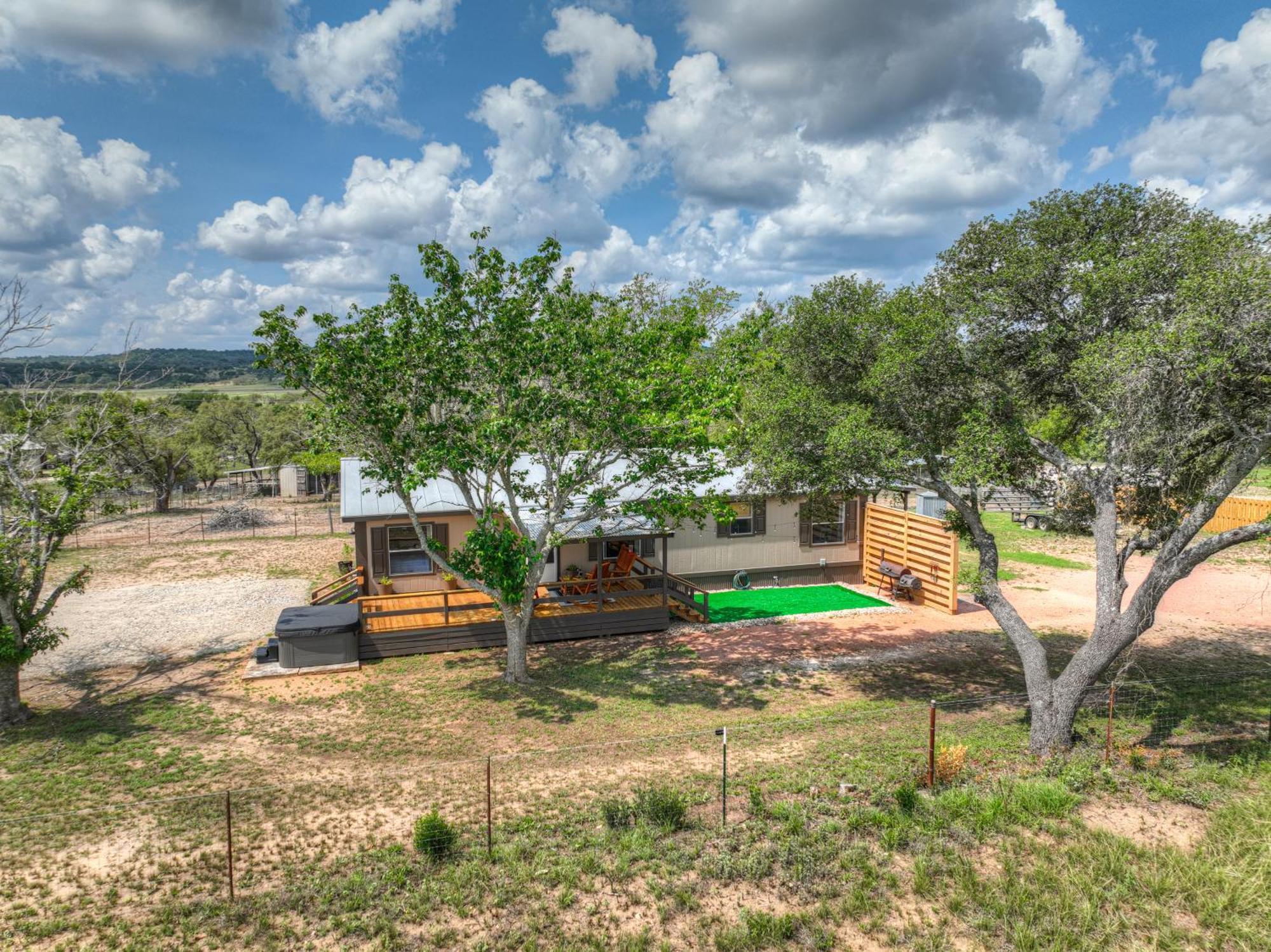 Sage: Peaceful Hill Country Retreat With Hot-Tub! Villa เฟรเดอริกส์เบิร์ก ภายนอก รูปภาพ